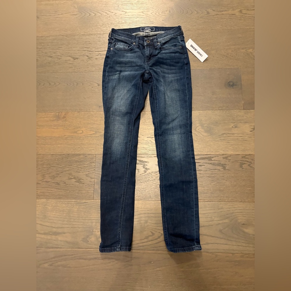 DKNY ladies dark blue skinny denim stretchy jeans sz 00